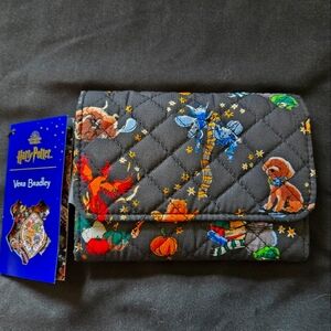 Vera Bradley Friends of Hogwarts Ditsy RFID compact wallet